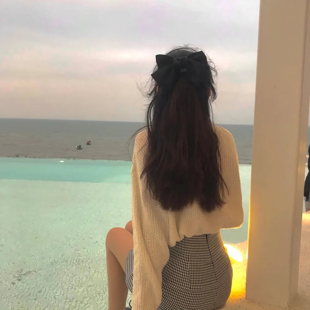 薇薇一笑很倾城